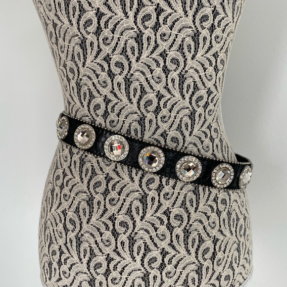 Black accent belt with silver and rhinstone studs; country style buckle - Picture 5 of 5